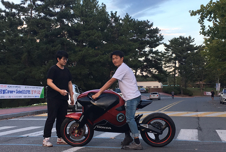 Electric Motorcycles News - South Korean students design electric motorcycle