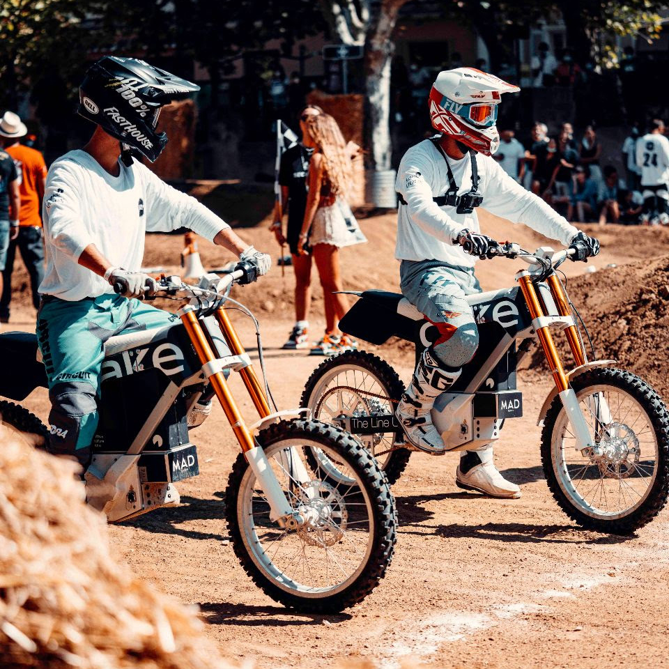 Elektra future CAKE - St-Tropez - THE PACK - Electric Motorcycles News