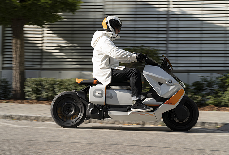 BMW Definition ce-04 - THE PACK - Electric Motorcycles News