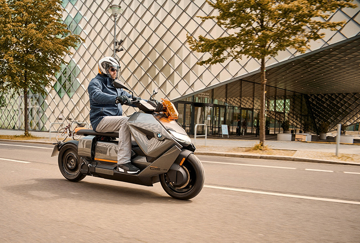 BMW CE04 - THE PACK - Electric Motorcycles News